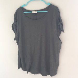 Universal thread XXL tee